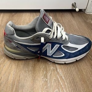 New Balance 990 v4